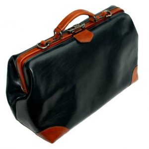 McFermoir Large met hoekjes en ritsvak. Donkerblauw met cognac.