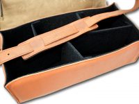 McFermoir 75.3016 Wout taupe met ranger, A4 vak met magneetsluiting 40 (l) x 19(b) x 29(h).