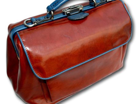 McFermoir Medium met voorvak en ritsvak. Cognac met lichtblauw.