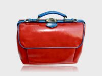 McFermoir Medium dokterstas met voorvak en ritsvak Rood met lichtblauw