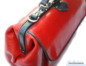 McFermoir dokterstas Marije Large met voorvak en ritsvak Rood met donkerblauw