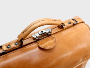 McFermoir dokterstas vintage oker k12 - Afbeelding 5